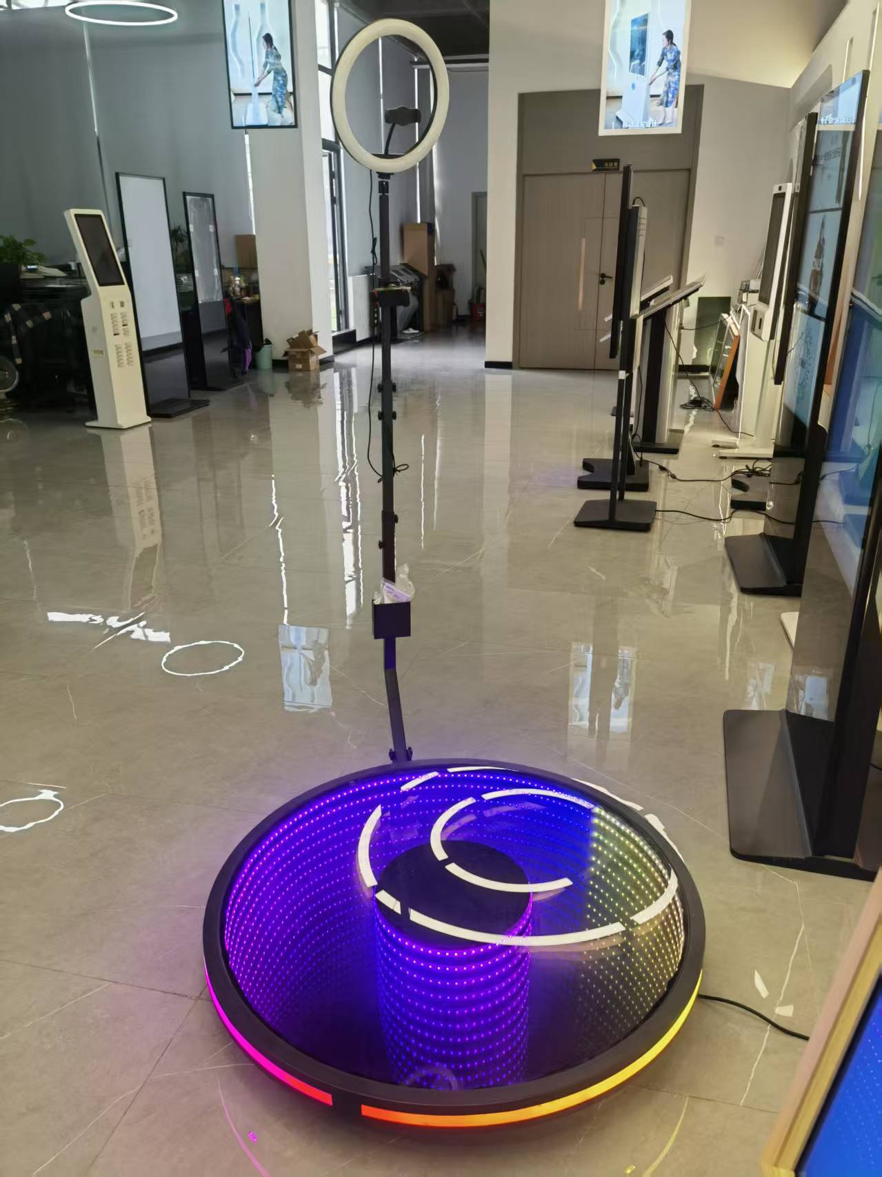 ຈໍສະແດງຜົນ LCD ກະຈົກມີການປັບປຸງສັນຍານດິຈິຕອນແລະການໂຕ້ຕອບແນວໃດ?